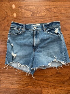 Abercrombie & Fitch Curve Love 4” Mom Shorts